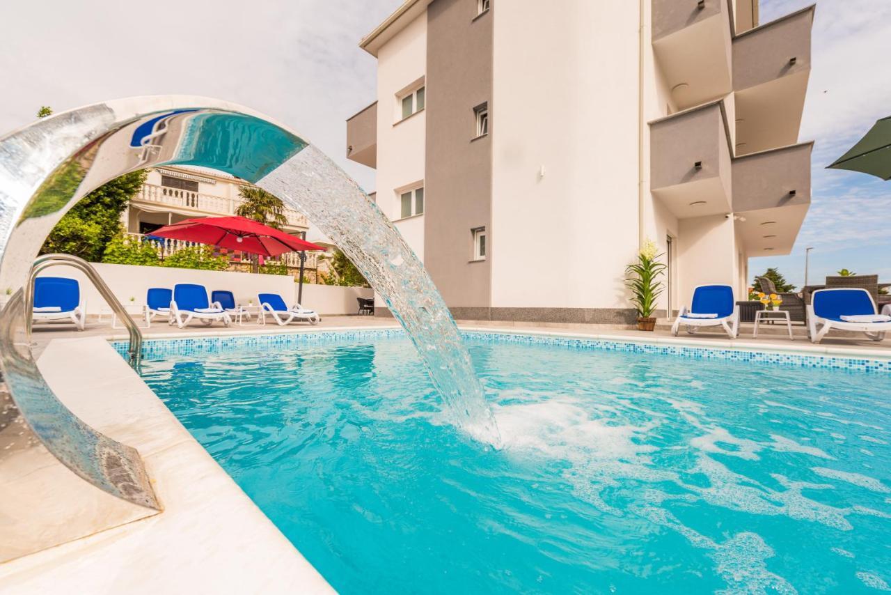 Villa Jana Luxury Apartments โนวาลยา ภายนอก รูปภาพ