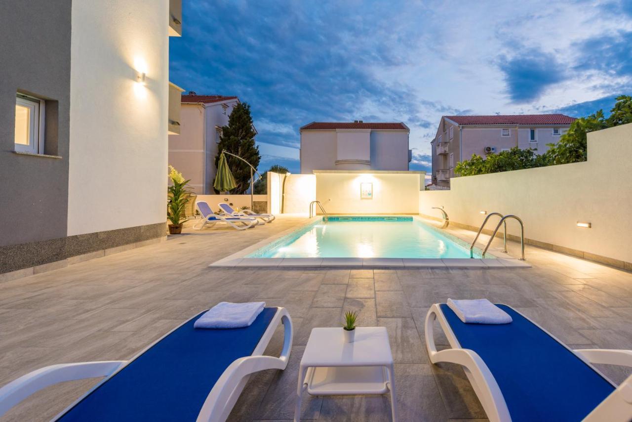 Villa Jana Luxury Apartments โนวาลยา ภายนอก รูปภาพ