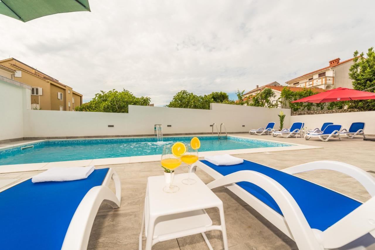 Villa Jana Luxury Apartments โนวาลยา ภายนอก รูปภาพ