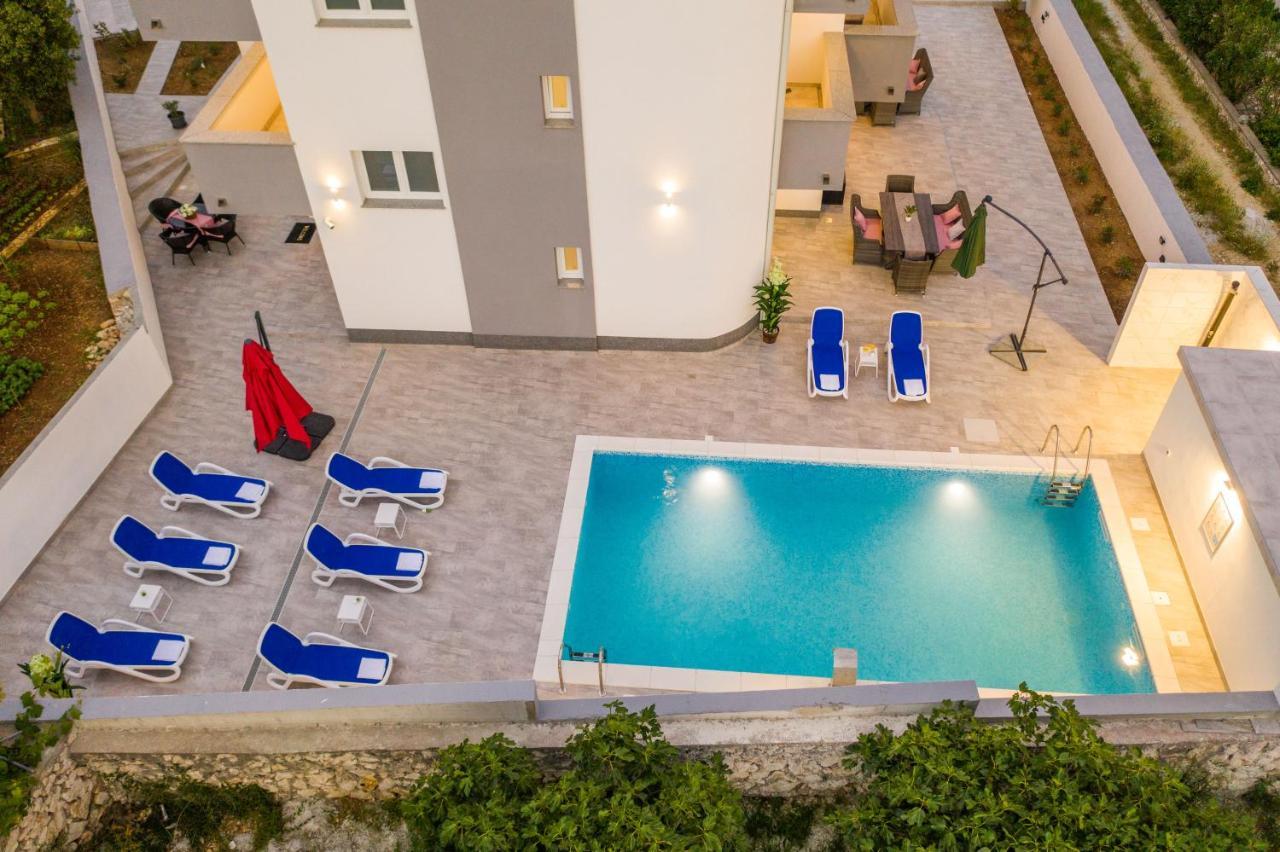 Villa Jana Luxury Apartments โนวาลยา ภายนอก รูปภาพ