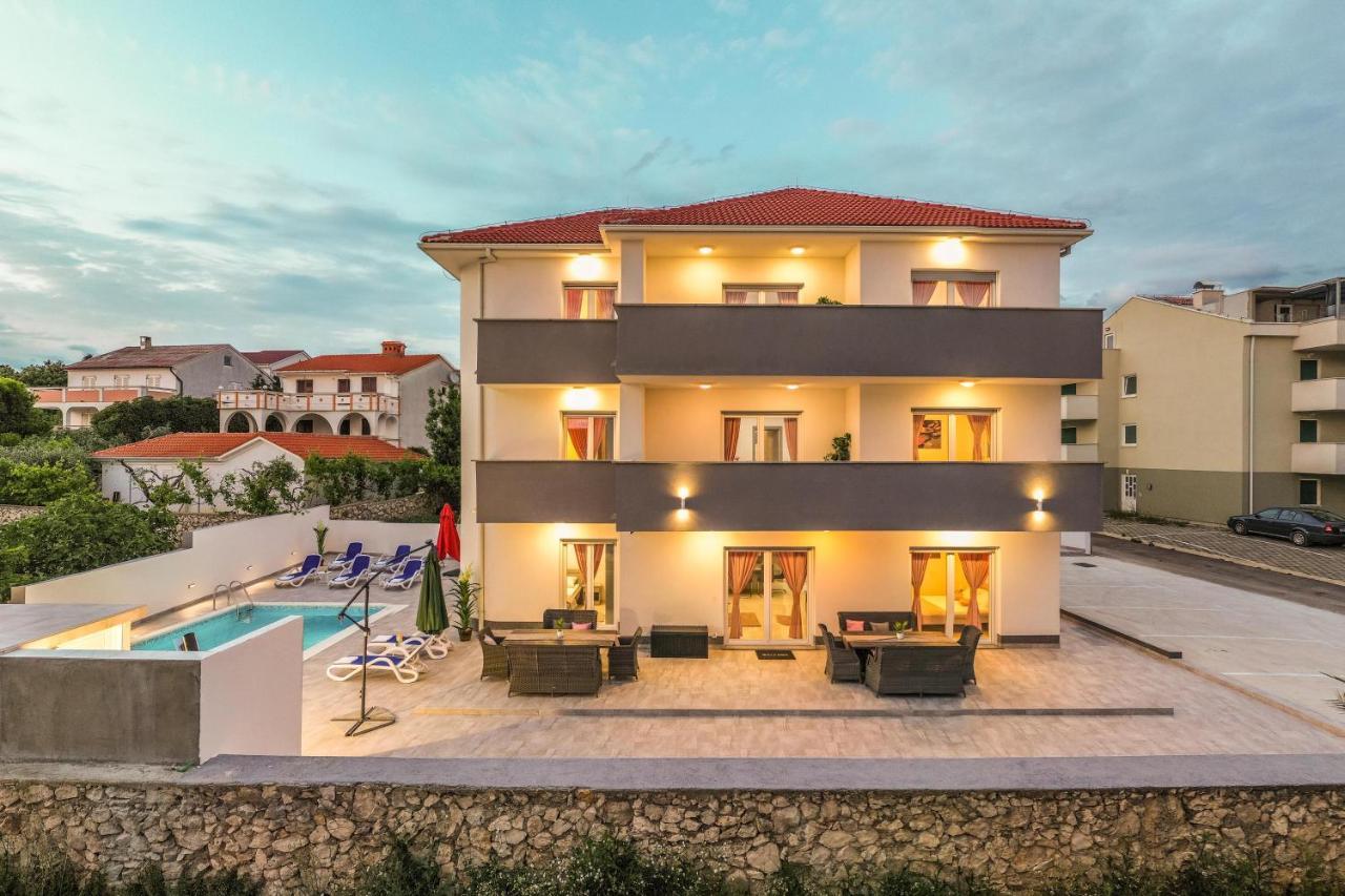 Villa Jana Luxury Apartments โนวาลยา ภายนอก รูปภาพ