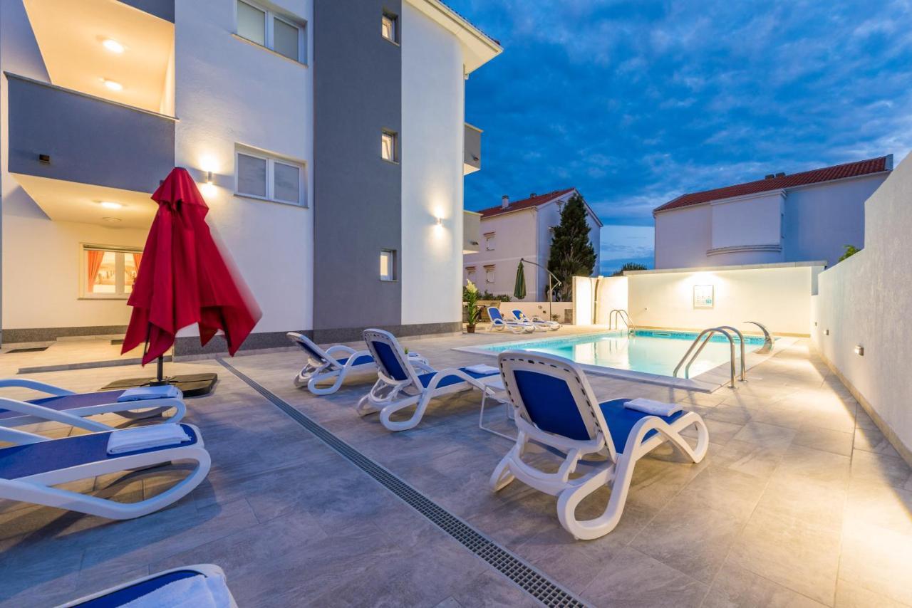 Villa Jana Luxury Apartments โนวาลยา ภายนอก รูปภาพ