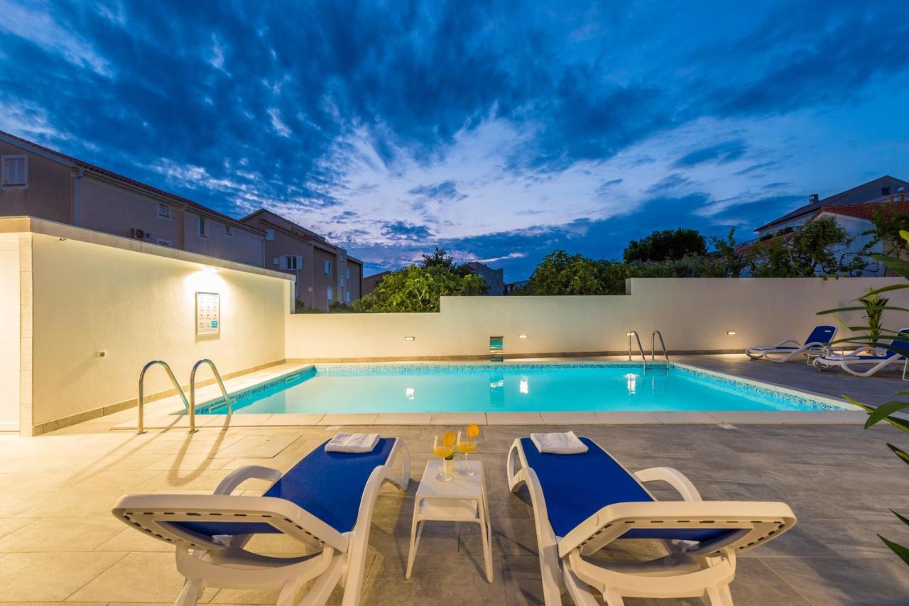 Villa Jana Luxury Apartments โนวาลยา ภายนอก รูปภาพ