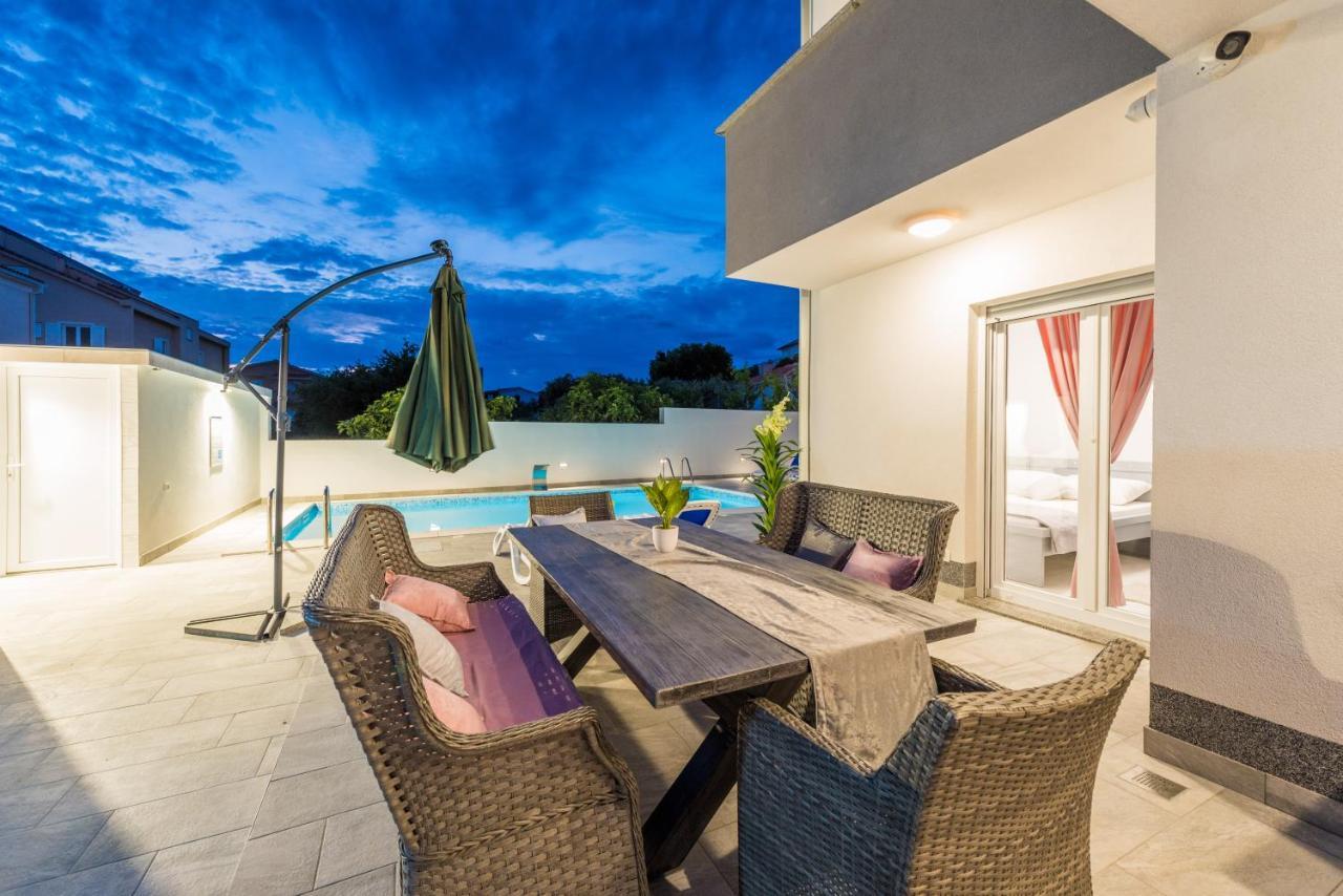 Villa Jana Luxury Apartments โนวาลยา ภายนอก รูปภาพ