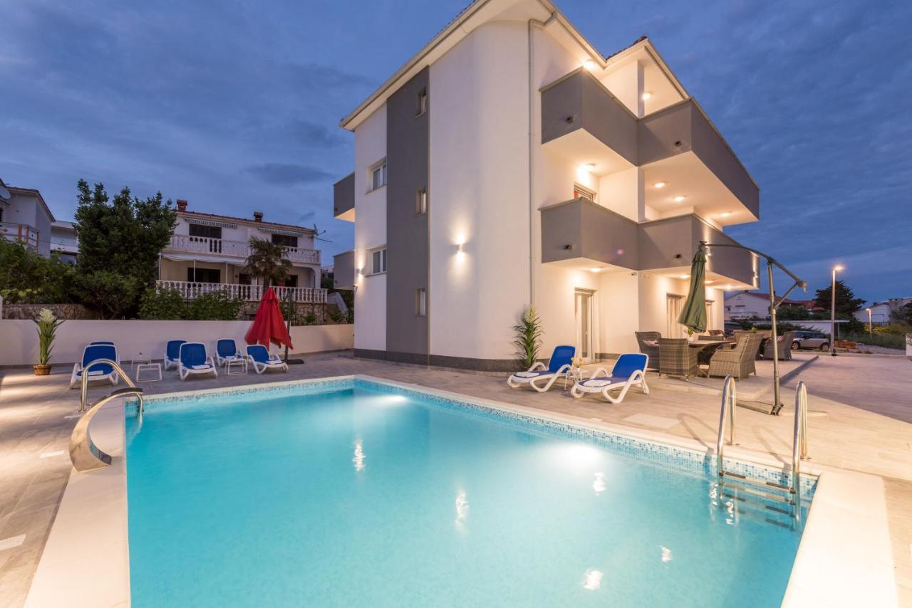 Villa Jana Luxury Apartments โนวาลยา ภายนอก รูปภาพ