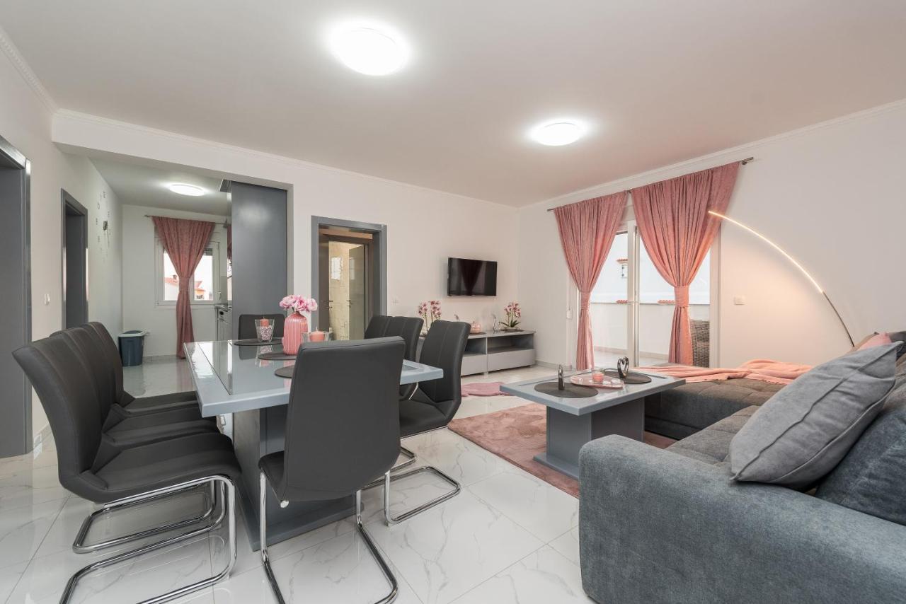 Villa Jana Luxury Apartments โนวาลยา ภายนอก รูปภาพ