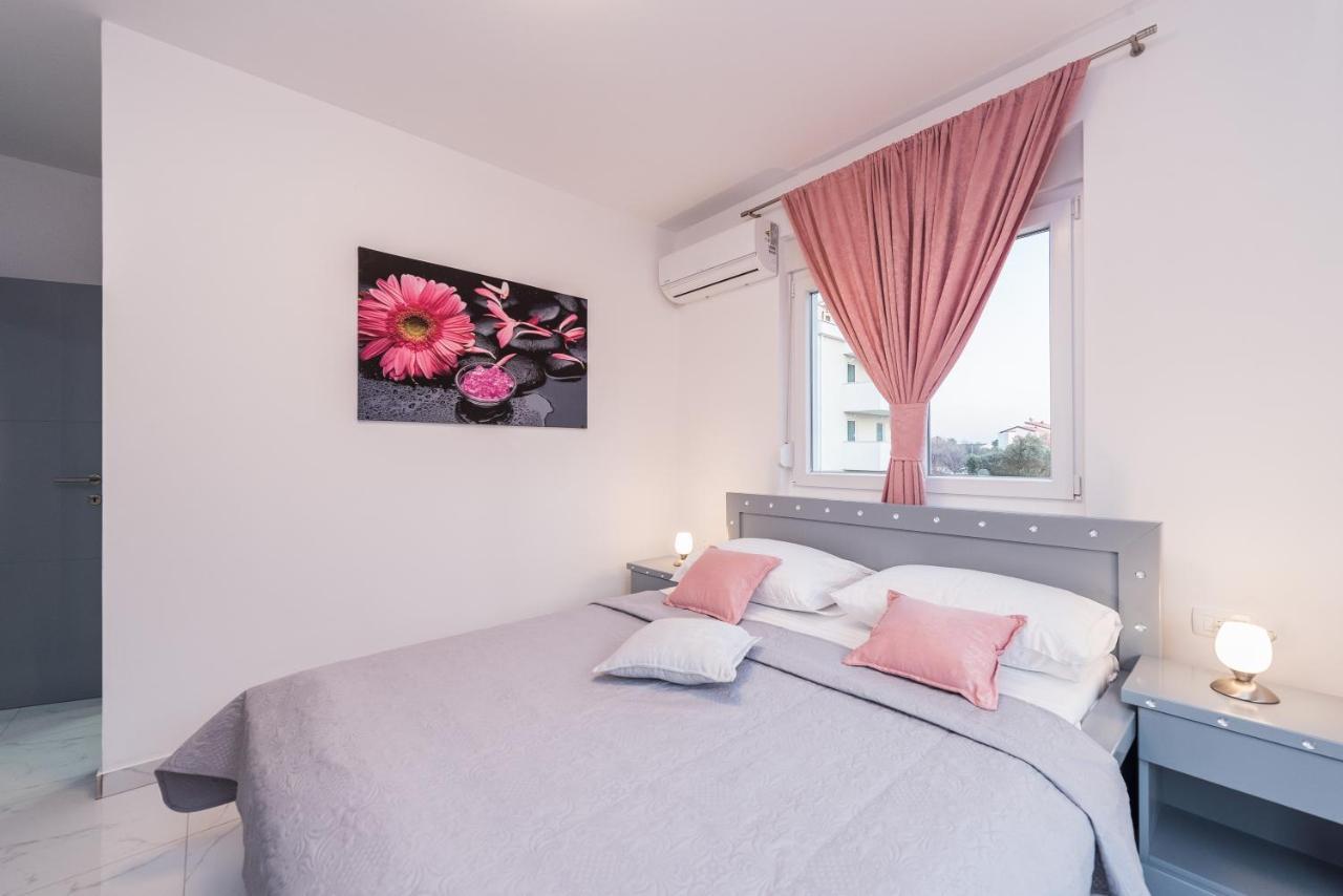 Villa Jana Luxury Apartments โนวาลยา ภายนอก รูปภาพ